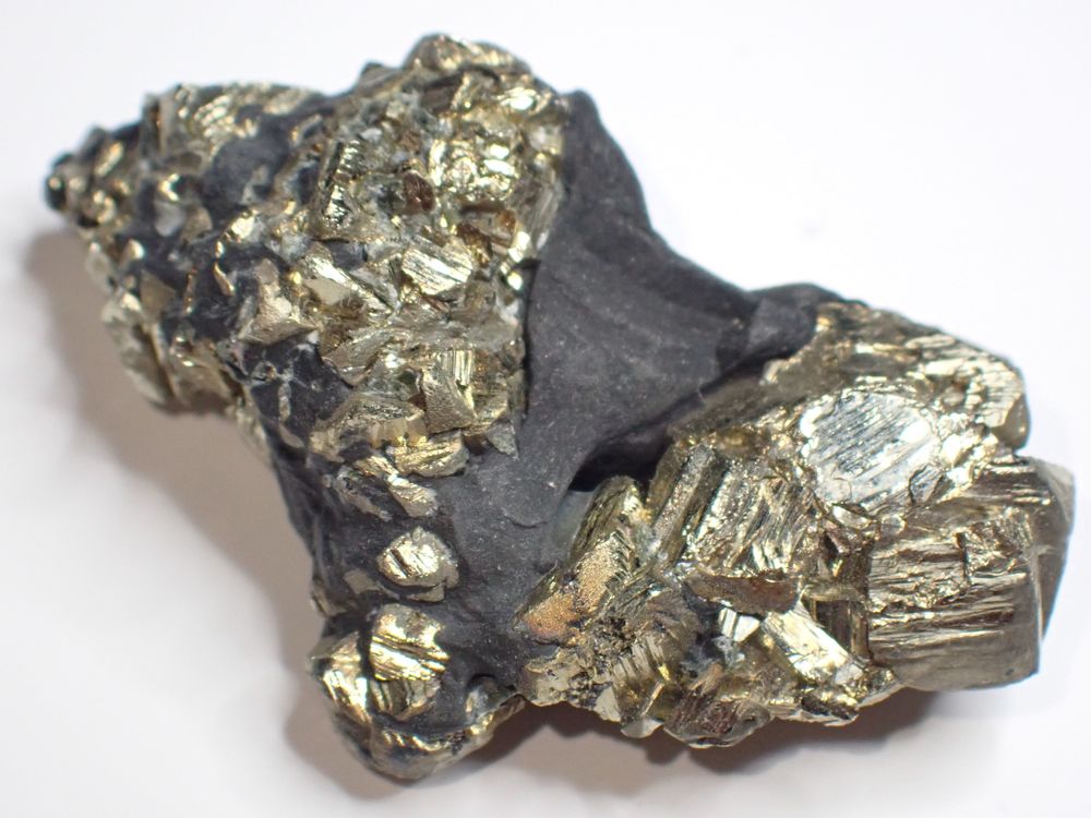 Pyrite RARE Serre-Pon&ccedil;on Hautes-Alpes France 132,10 carats 