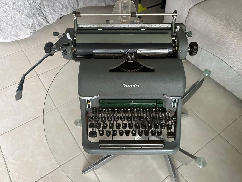 Machine &agrave; &eacute;crire 