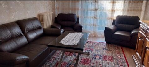 Canap� et 2  fauteuils en cuir. 250 Melun (77)