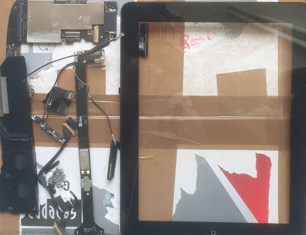 Lot tablettes pour pi&egrave;ces 5 Téléphones et tablettes
