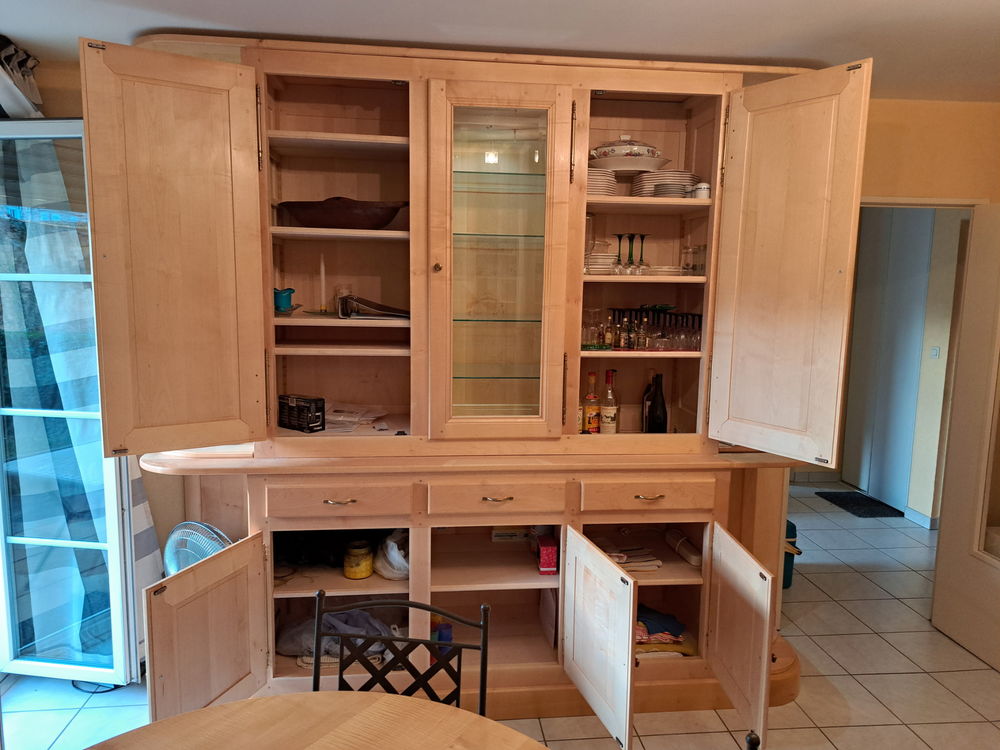 Ensemble meuble haut + table ronde d'&eacute;b&eacute;niste Meubles
