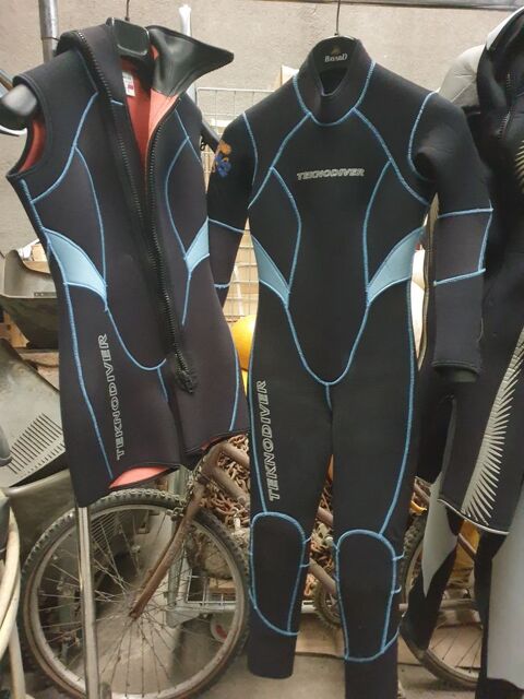 combinaison int�grale TEKNODIVER POLAR 7mm + surveste 5mm F 150 Tours (37)