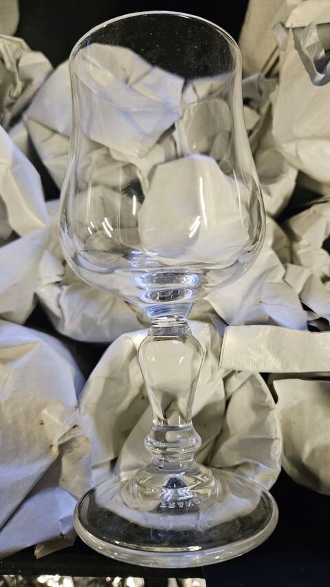 Lot de 330 verres a vin 650 Agde (34)