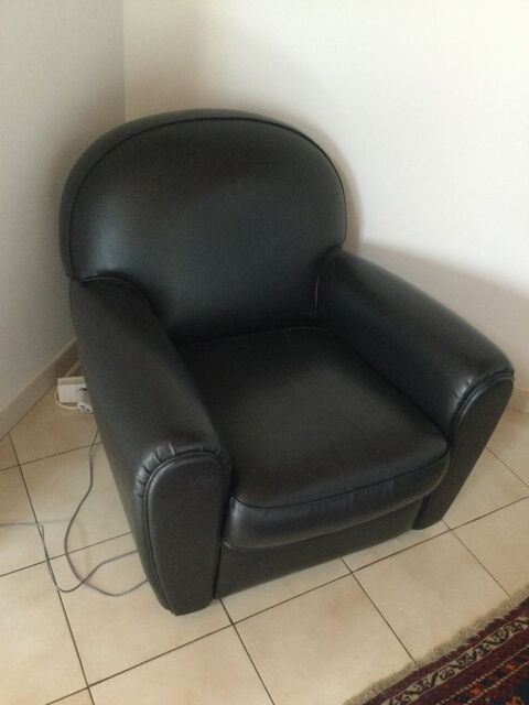 canap en Ska noir et 2 fauteuils assortis forme Club. 130 Bziers (34)