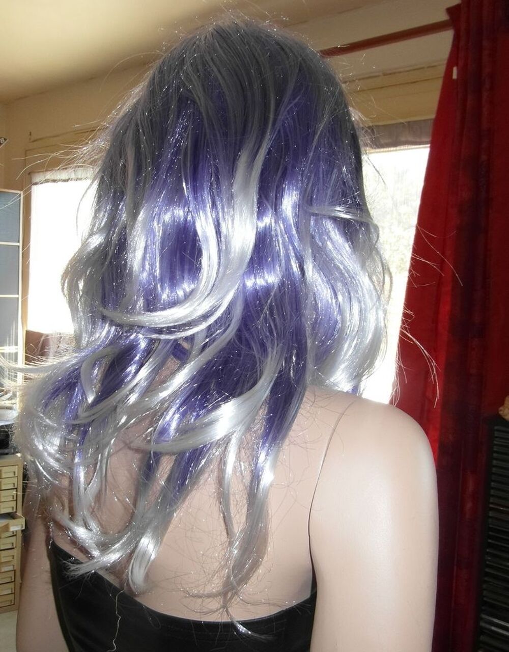 Perruque cheveux long boucl&eacute;s neuve Vêtements