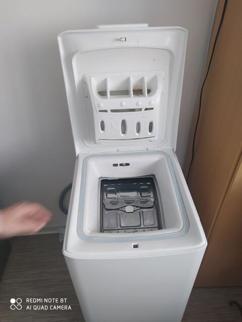 Machine à laver vedette encore sous garantie 180 Comines (59)