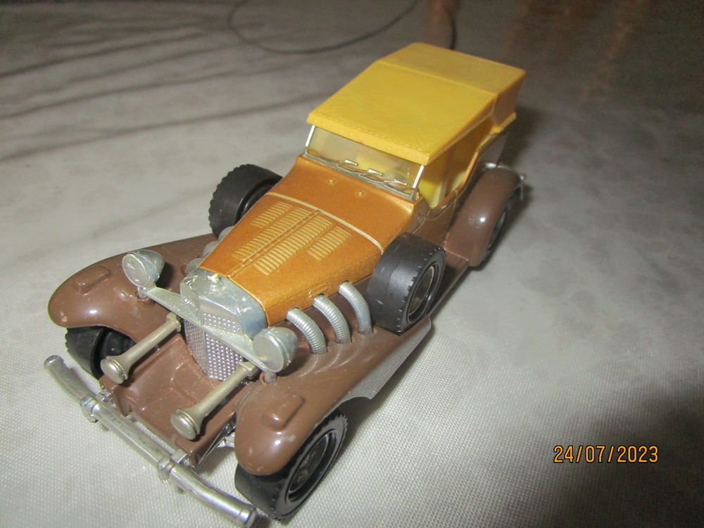 voiture de collection EXCALIBUR de MAJORETTE en 1/32 