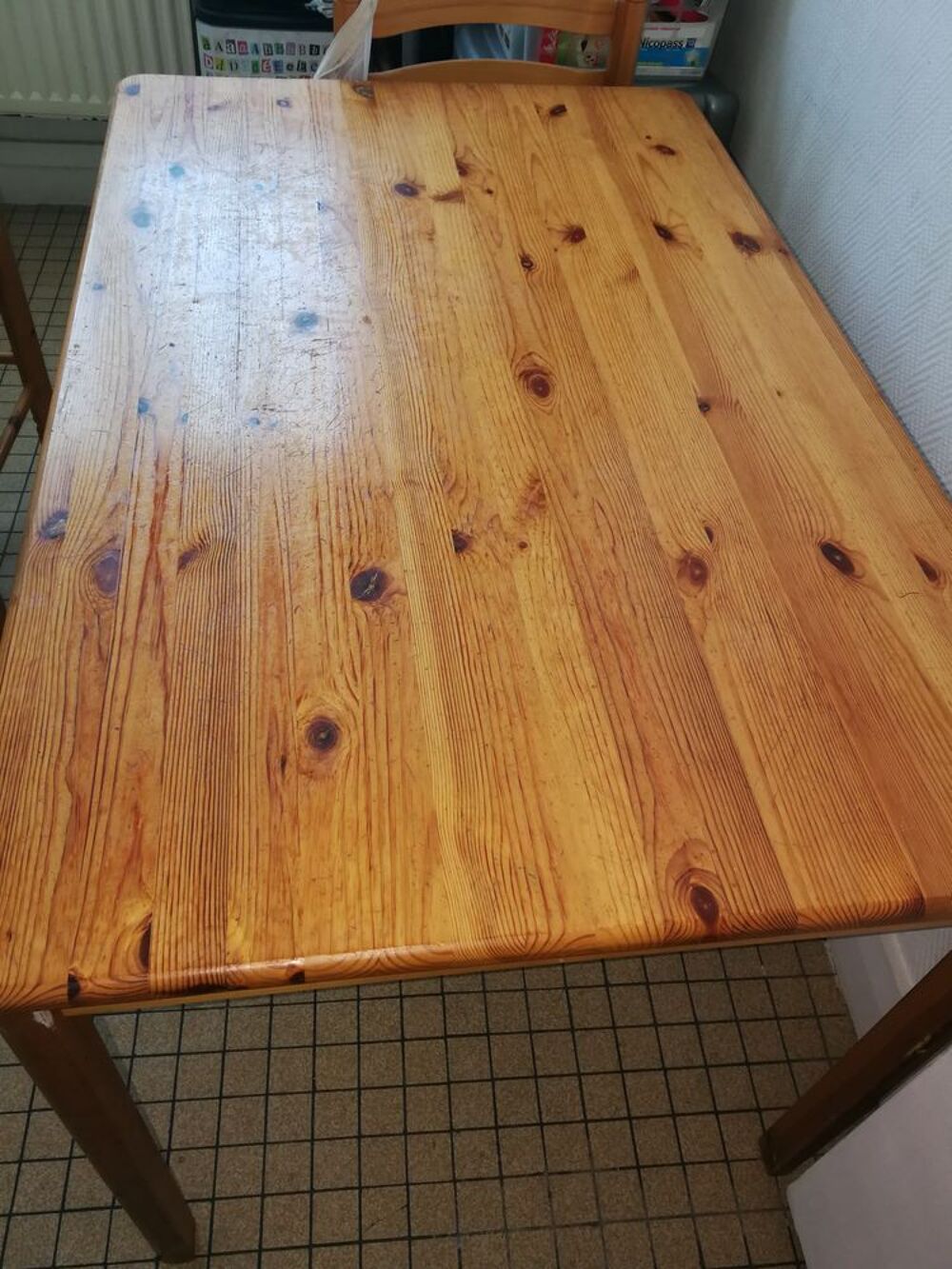 table plus 3 chaises Meubles