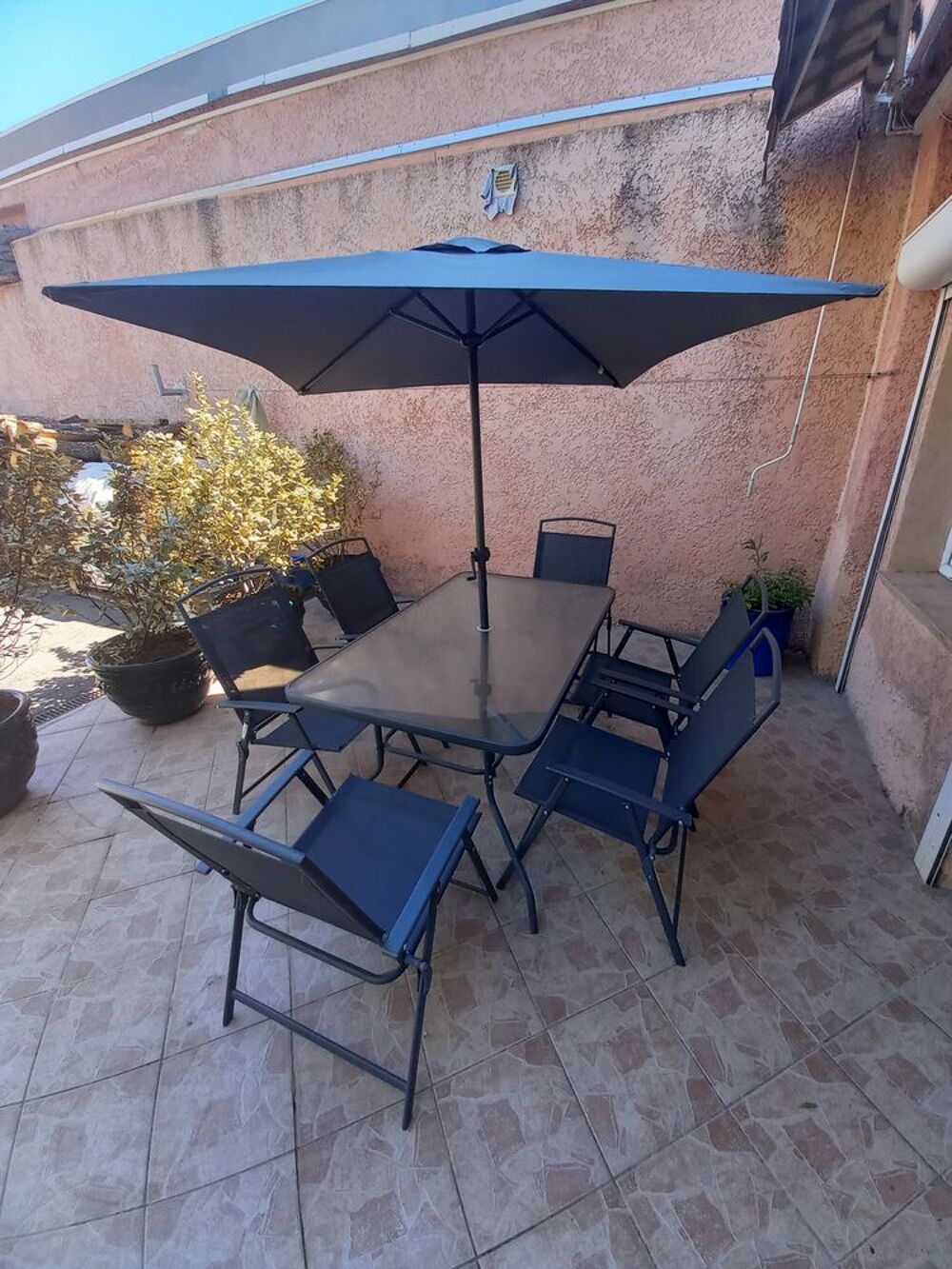 ENSEMBLE " table chaises parasol neuf Jardin