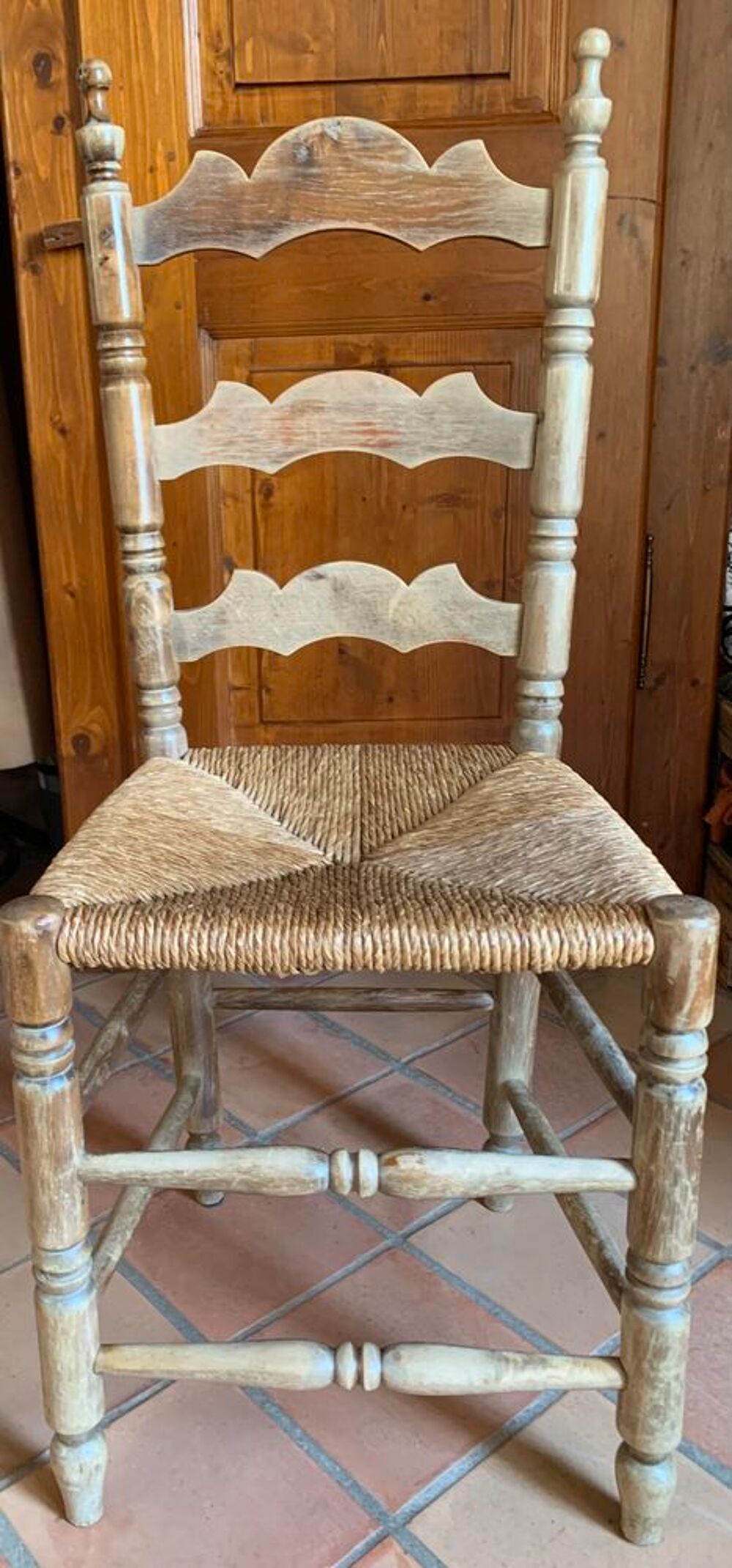 Chaises en bois massif Meubles