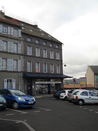  Appartement à louer 3 pièces 54 m² Saint-flour