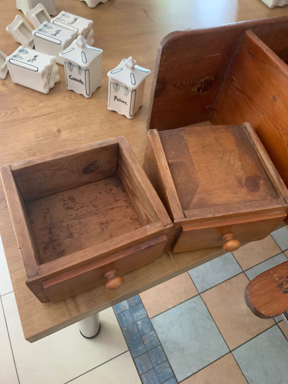 ancienne &eacute;tag&egrave;re de cuisine Meubles