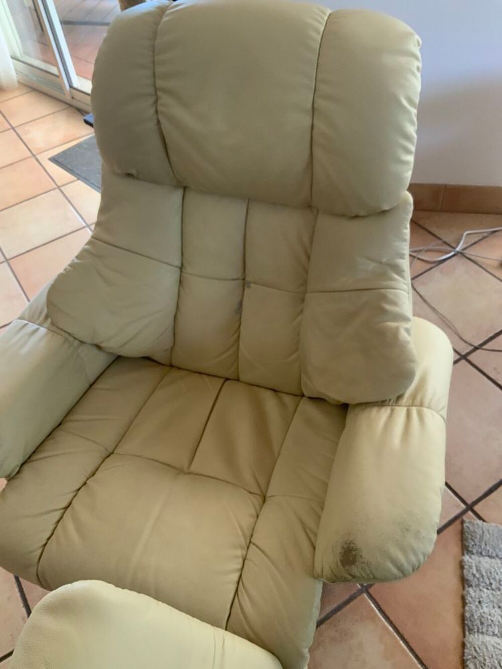 2 fauteuils relax inclinables manuels + reposes pieds. Meubles