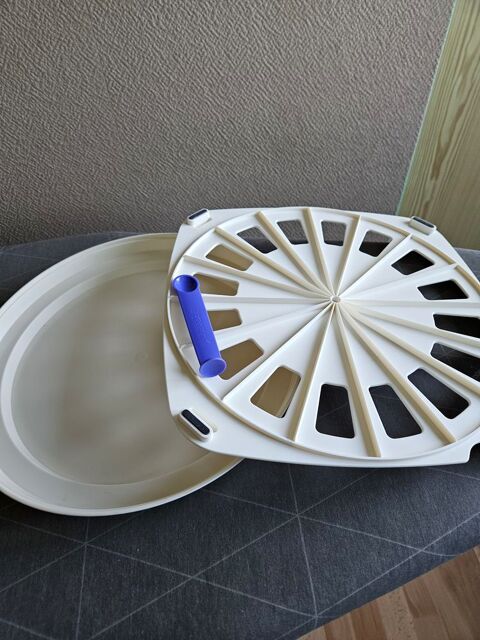 Moule � croissants ou autres Tupperware exc.�tat 14 Villars (42)