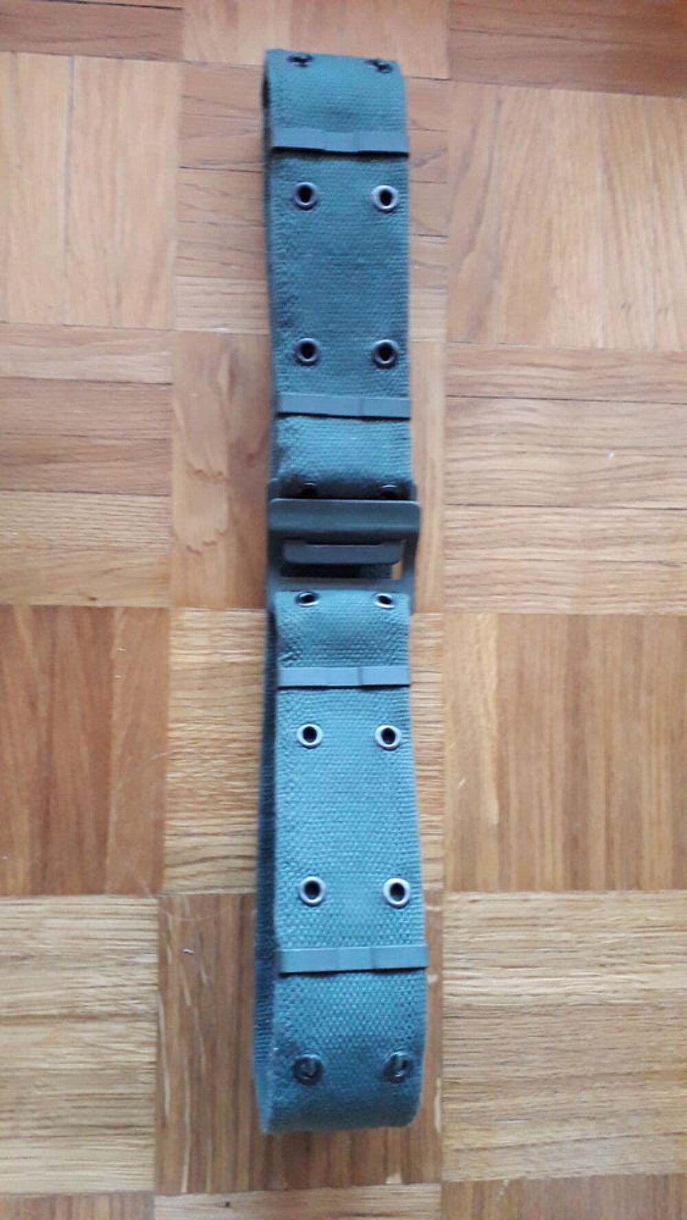 Ceinturon combat travail
Vêtements