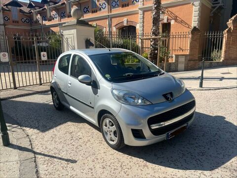 Peugeot 107 1.0e 12V 68ch BLUE LION Black & Silver 2009 occasion Hy&egrave;res 83400