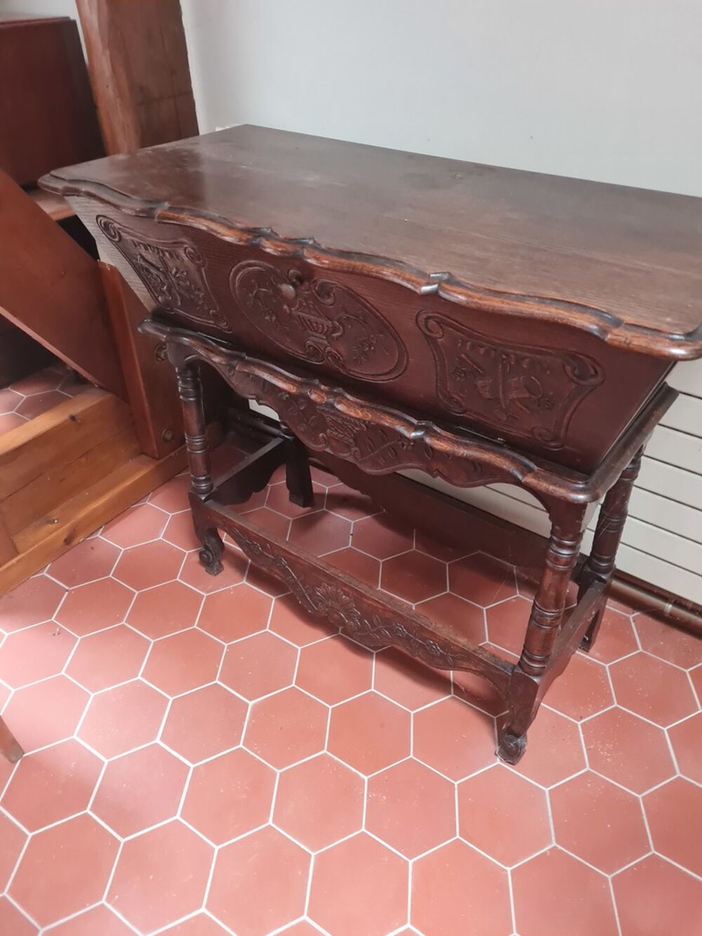 meuble en Bois Sculpt&eacute; Vintage Meubles