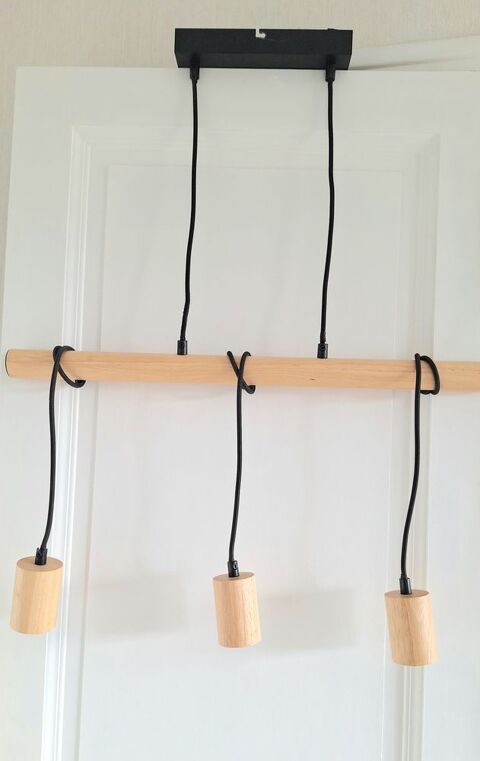 Suspension contemporaine 3 lampes r�glables en hauteur 40 Sanary-sur-Mer (83)