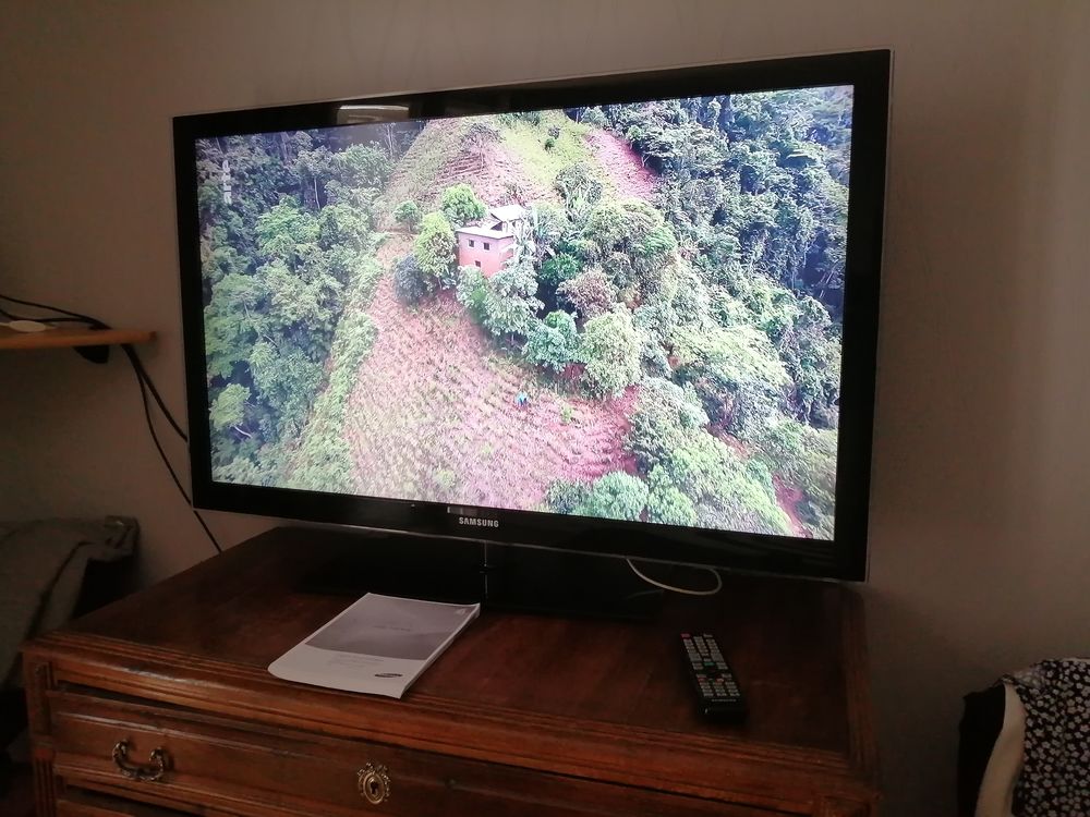 TELEVISEUR SAMSUNG LCD 46" 117cm TNT Photos/Video/TV