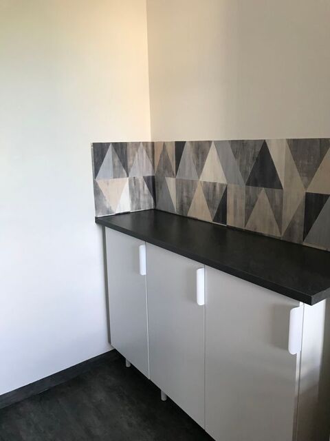  Appartement � louer 3/4 pi�ces 92 m� Marguerittes