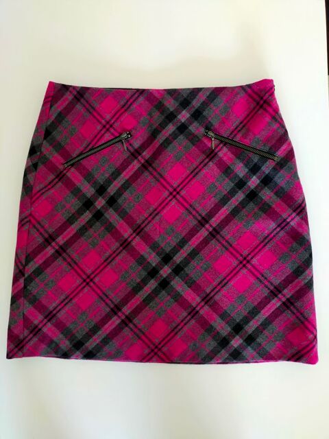 JUPE FUCHSIA, NOIRE ET GRISE 10 La Roche-sur-Yon (85)