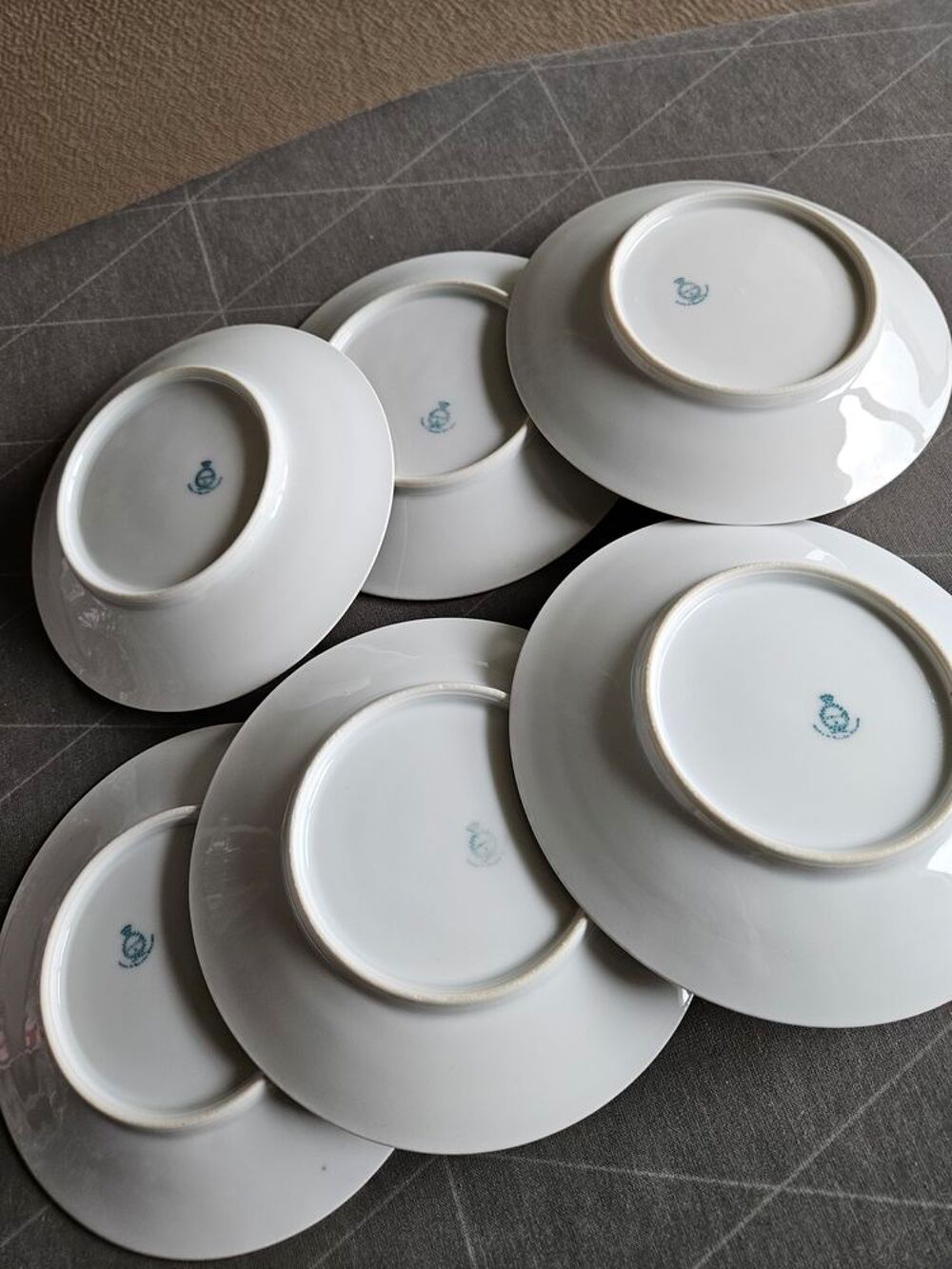 6 sous tasses porcelaine Unionk dont 2 avec d&eacute;faut Cuisine