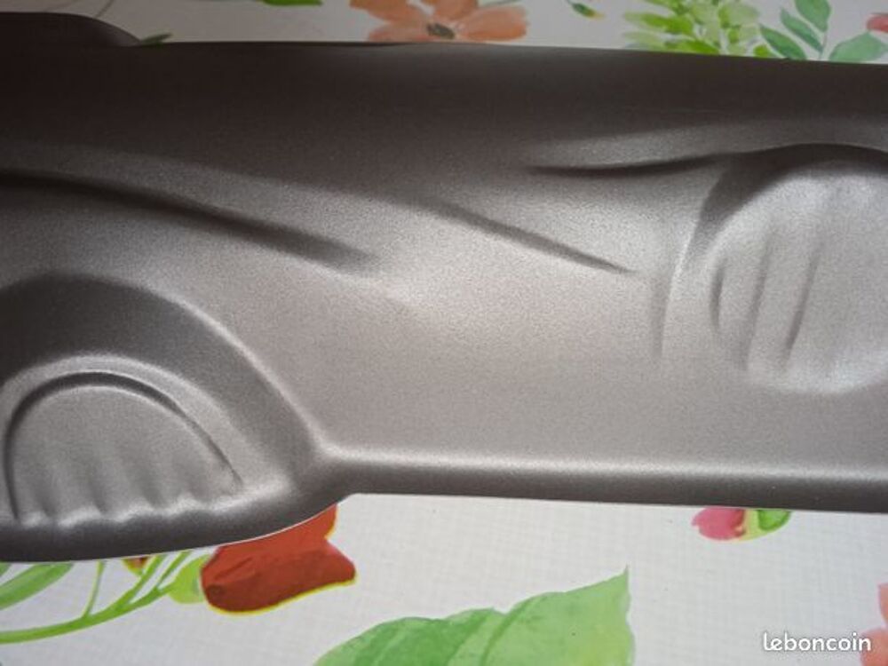 Moule &agrave; b&ucirc;che Mathon t&ocirc;le d'acier Dimensions 30x11 Cuisine