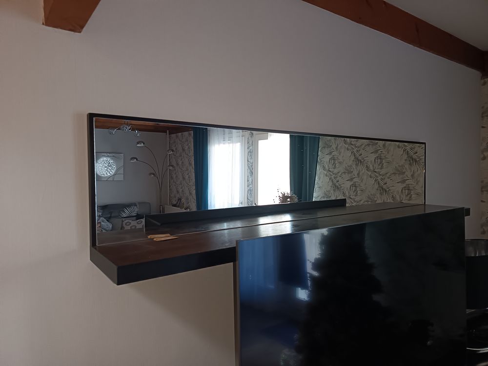 Table de salle &agrave; manger + chaises + bahut bas + miroir Meubles