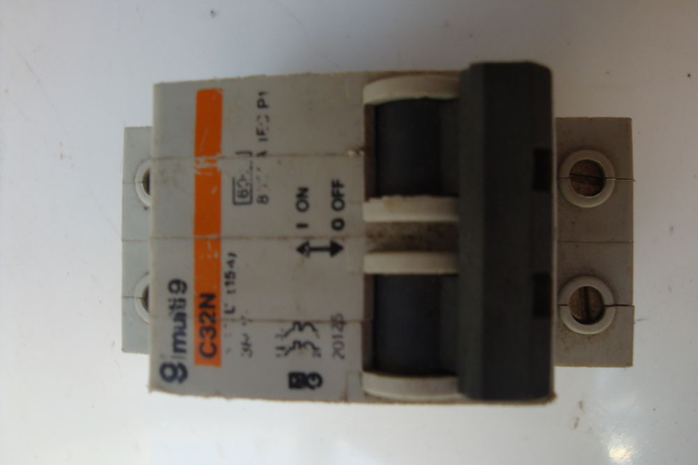 Disjoncteur C32 15 A Bricolage