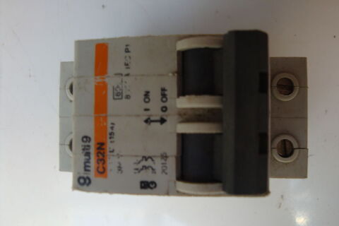 Disjoncteur C32 15 A 10 Quesnoy-sur-Deûle (59)