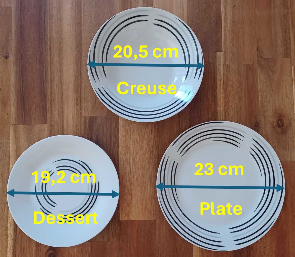 Service de 35 assiettes blanches et noires Cuisine