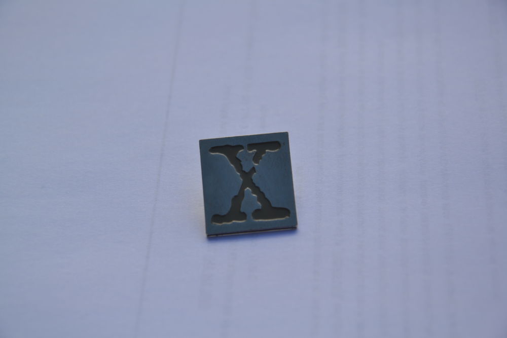 Pin 's X FILE 
