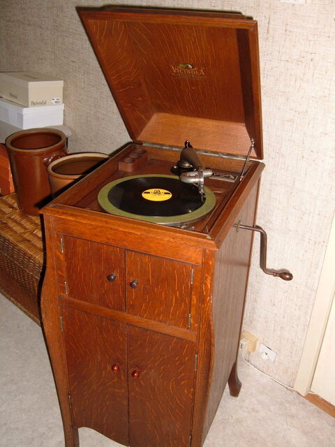 VICTORIOLA de SALON ou de BAR (USA) 1930 599 Marckolsheim (67)
