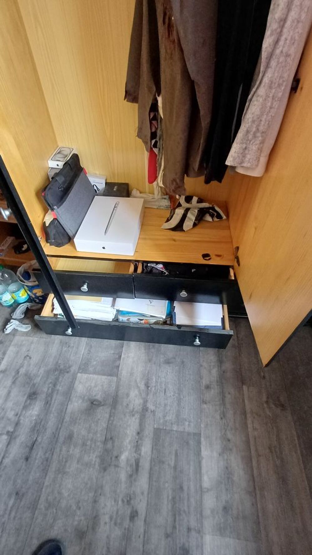armoire en pin Meubles
