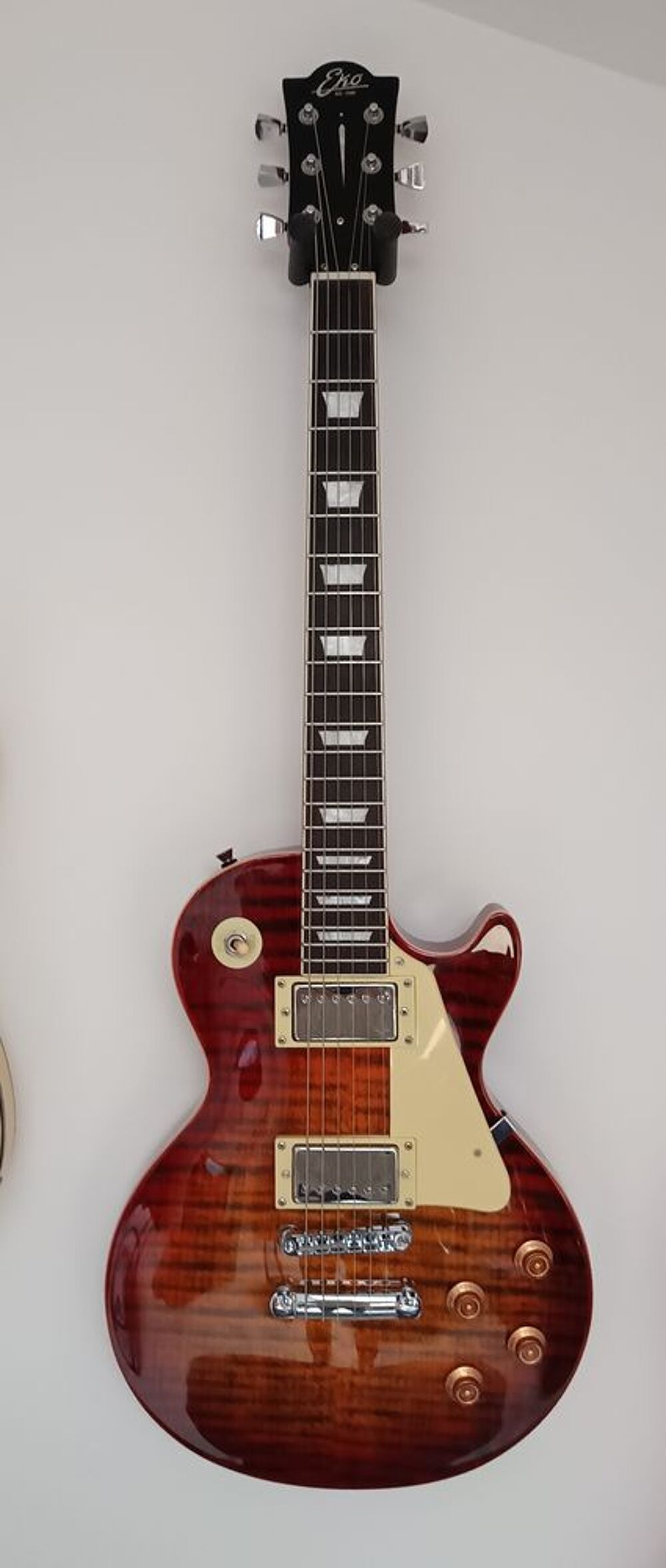 guitare &eacute;lectrique EKO neuve Instruments de musique