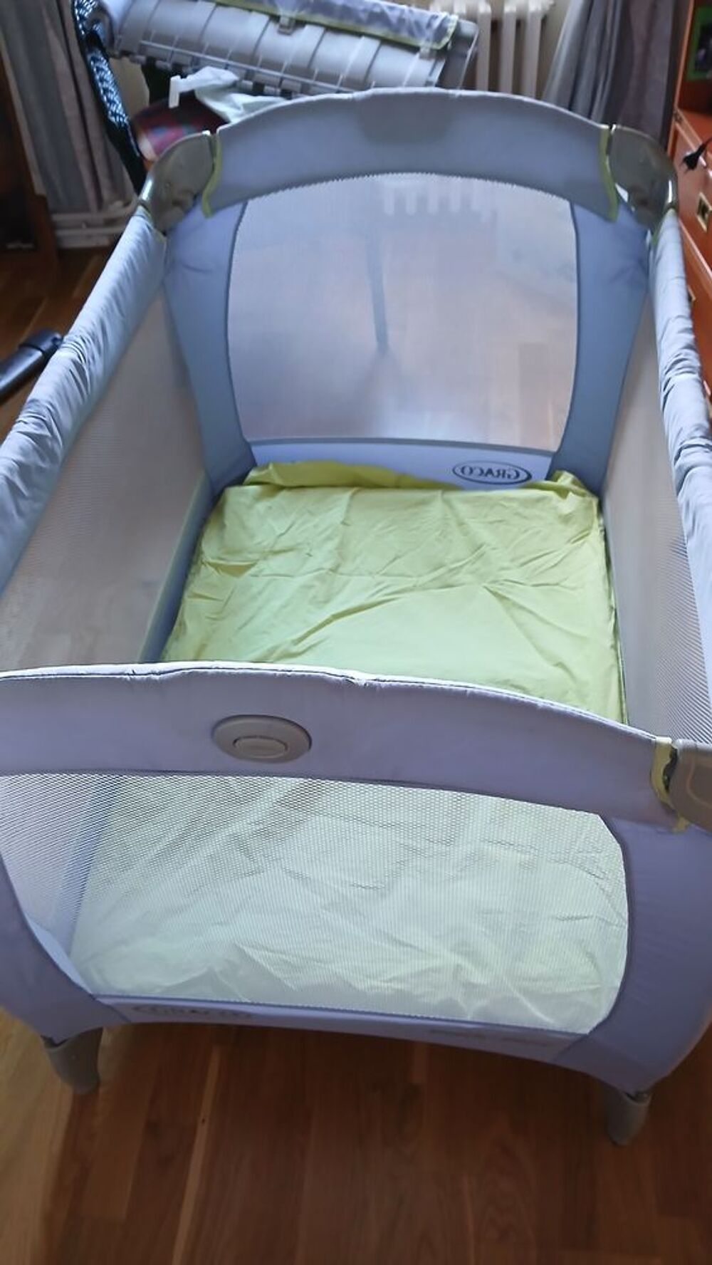 Lit pliable BB et jeune enfant. Mobilier enfants