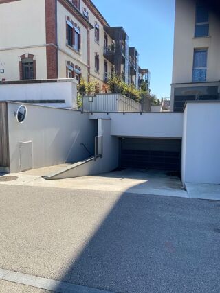  Parking / Garage  louer 13 m