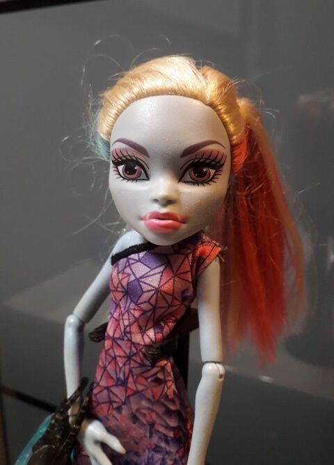 Poupée Monster High ABBEY BOMINABLE 2008 20 Verneuil-sur-Vienne (87)