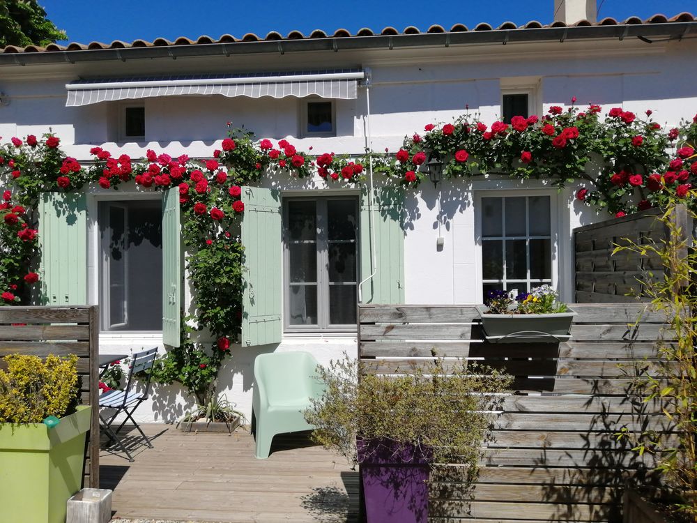Vente Maison Long�re habitation principale et 2 locations thermales . Jonzac