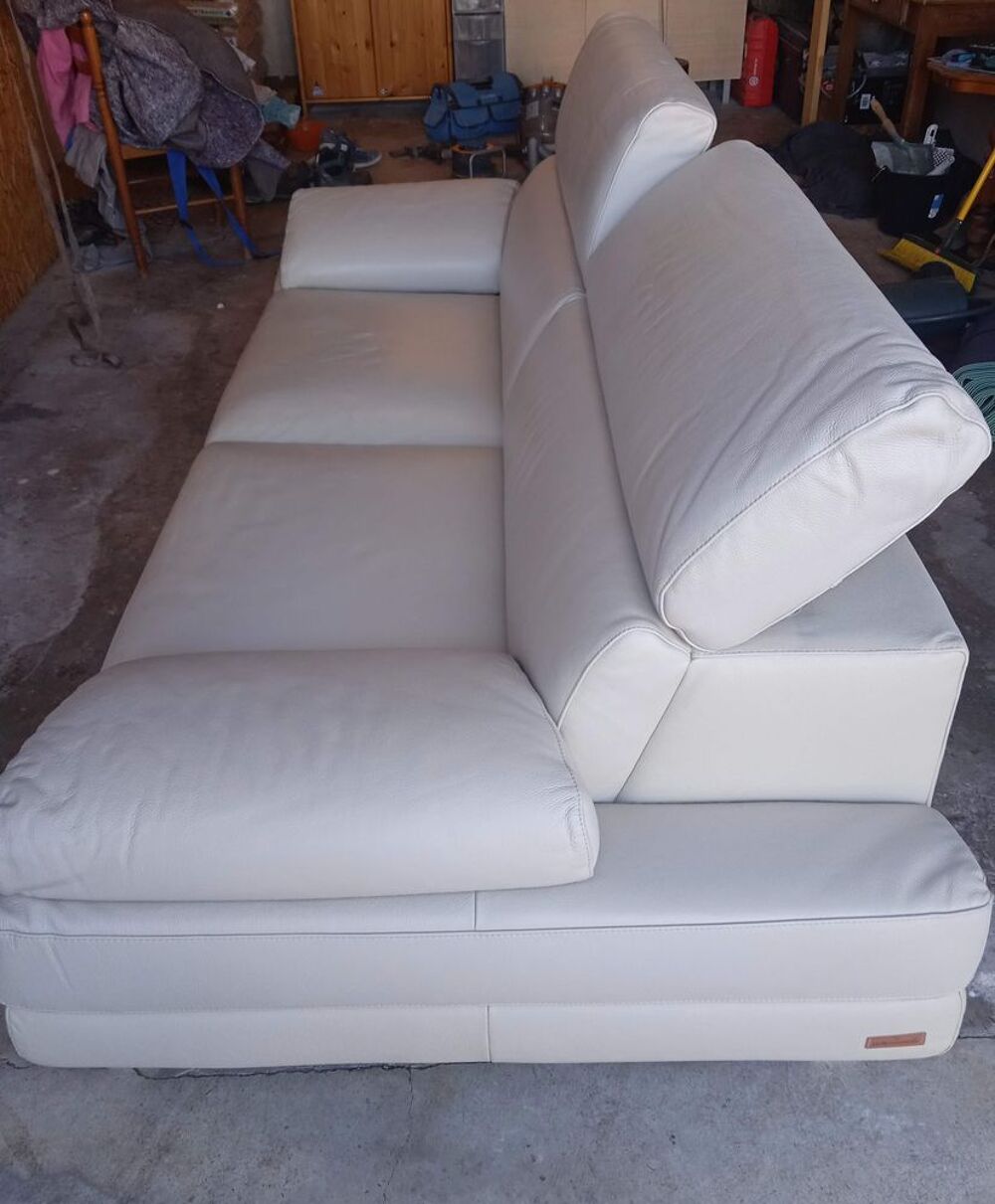 canap&eacute; cuir beige 3 places Meubles