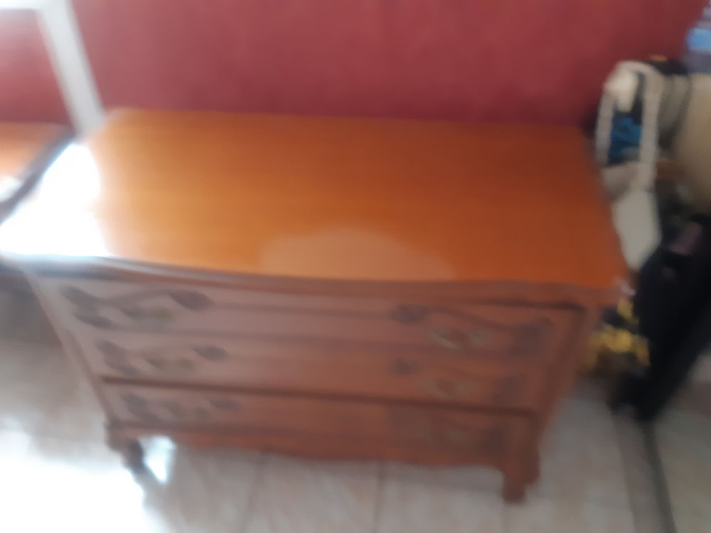 Meuble en merisier longueur 105cm largeur 50cm hauteur 80cm Meubles