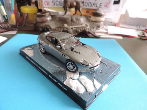 IXO - ASTON MARTIN V.12 - VANGUISH - Echelle : 1/43 ème. 12 Albi (81)