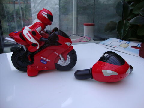 Jouet chicco Rc Ducati 1198 . Moto radiocommande intuitive 20 Pranzac (16)