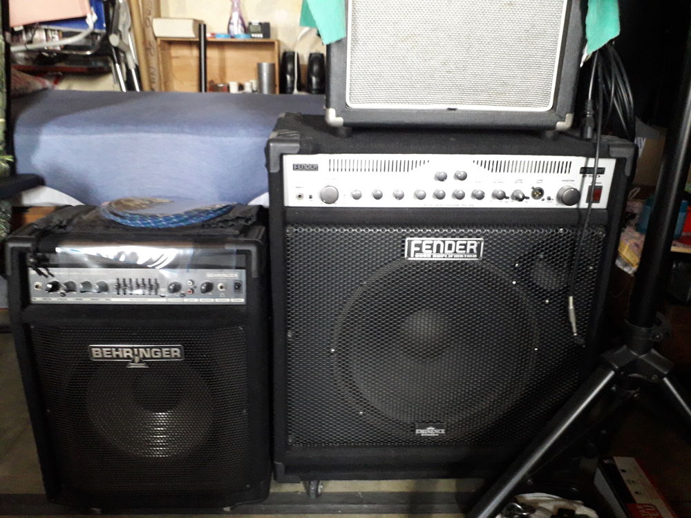 musique ,ampli + basse Instruments de musique