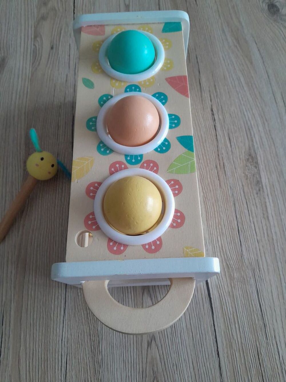 Tape-balles musical en bois d&egrave;s 12 mois Jeux / jouets