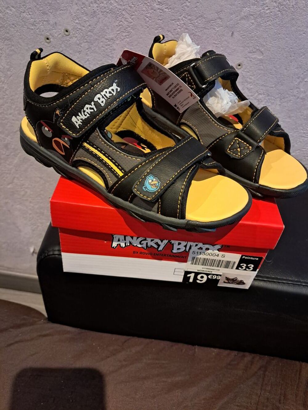SSandale nu-pieds angry birds pointure 33 neuf pas d'envoi Chaussures enfants