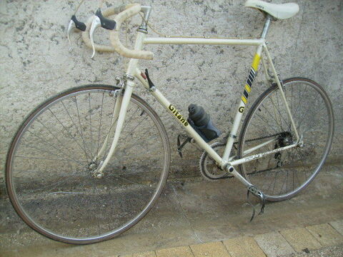 Velo homme cycle gitane 130 M�zi�res-sur-Seine (78)