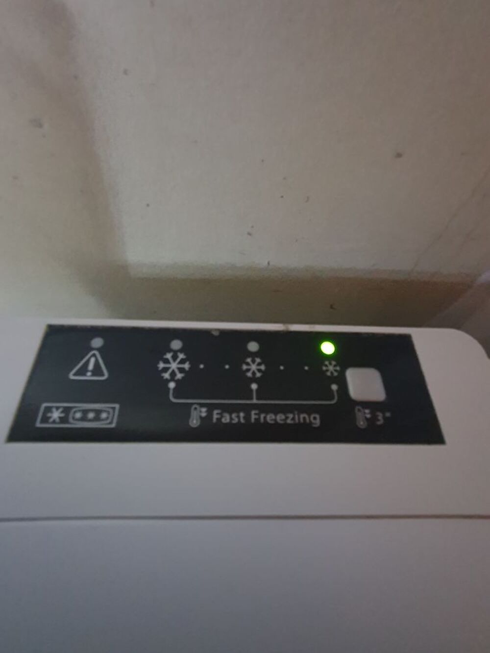 Cong&eacute;lateur coffre 204L / classe A+ Electroménager