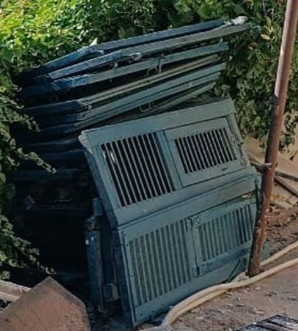 Volets BOIS a r&eacute;cup&eacute;rer contre enl&egrave;vement Bricolage