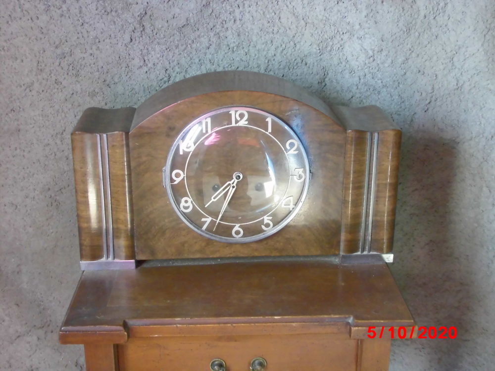 Horloge ancienne &agrave; poser Décoration